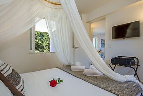 Artdeco Luxury Suites