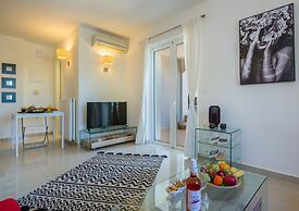 Artdeco Luxury Suites