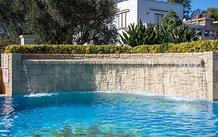 Artdeco Luxury Suites