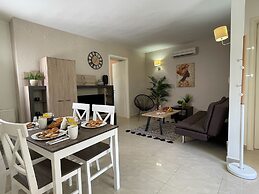 Artdeco Luxury Suites