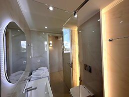 Artdeco Luxury Suites