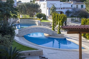 Artdeco Luxury Suites