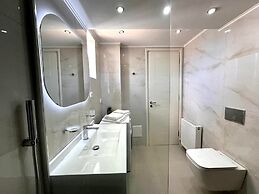 Artdeco Luxury Suites