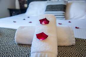 Artdeco Luxury Suites