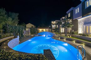 Artdeco Luxury Suites