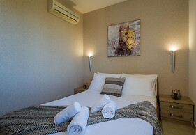 Artdeco Luxury Suites