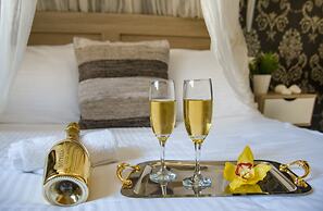 Artdeco Luxury Suites