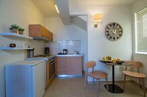 Artdeco Luxury Suites