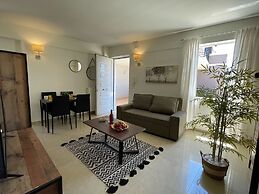 Artdeco Luxury Suites