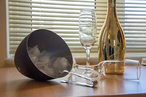 Artdeco Luxury Suites