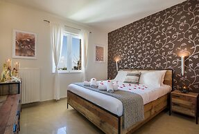 Artdeco Luxury Suites