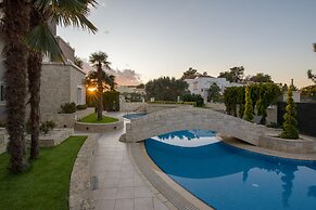 Artdeco Luxury Suites