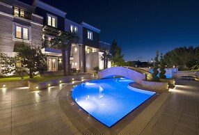 Artdeco Luxury Suites