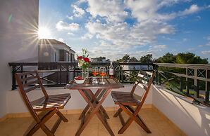 Artdeco Luxury Suites