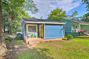 Cozy Blue Cottage in Starkville Near Dtwn!
