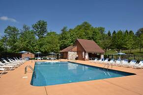 Swiss Mtn Condo: 3 Mi to Seven Springs Resort