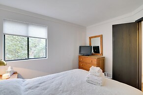 Swiss Mtn Condo: 3 Mi to Seven Springs Resort