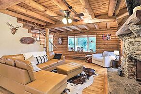 Waynesville Cabin w/ Grill, Fire Pit, & Hot Tub!