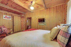 Hot Tub, Fire Pit: Waynesville Getaway Near Hiking