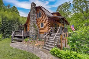 Hot Tub, Fire Pit: Waynesville Getaway Near Hiking