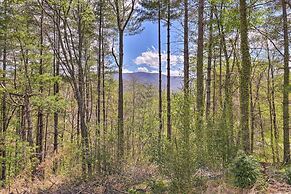 Hot Tub, Fire Pit: Waynesville Getaway Near Hiking