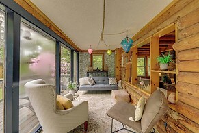 Hot Tub, Fire Pit: Waynesville Getaway Near Hiking