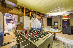 Hot Tub, Fire Pit: Waynesville Getaway Near Hiking