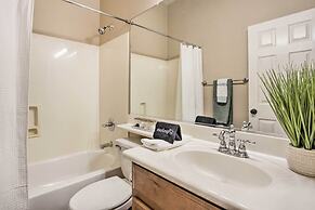 Pool & Game Room: Home in Goodyear Near Golfing