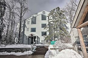 Ski-in Ski-out Wintergreen Condo w/ Balcony
