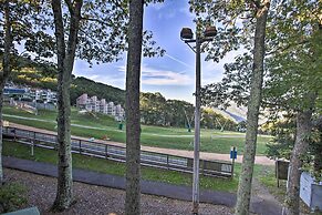 Ski-in Ski-out Wintergreen Condo w/ Balcony