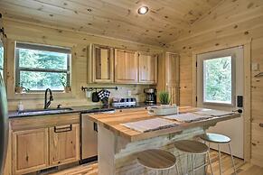 Mountain Cabin w/ Hot Tub Near Hiwassee Lake!