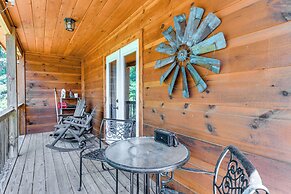 Private Hot Tub & EV Charger: Cozy Murphy Cabin!