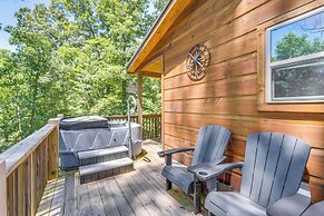 Private Hot Tub & EV Charger: Cozy Murphy Cabin!