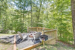 Private Hot Tub & EV Charger: Cozy Murphy Cabin!