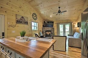 Private Hot Tub & EV Charger: Cozy Murphy Cabin!