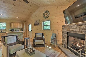 Private Hot Tub & EV Charger: Cozy Murphy Cabin!