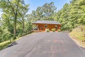 Private Hot Tub & EV Charger: Cozy Murphy Cabin!