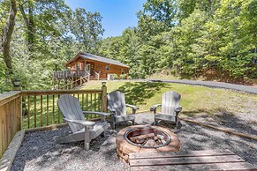 Private Hot Tub & EV Charger: Cozy Murphy Cabin!