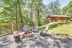 Private Hot Tub & EV Charger: Cozy Murphy Cabin!