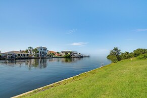 Balcony & Resort Amenities: Gulf Coast Escape!