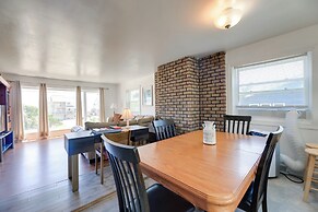 'west of the Moon' Ocean Apt w/ Beach Access!