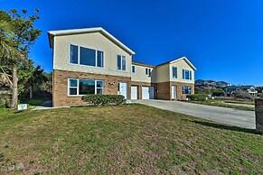 'west of the Moon' Ocean Apt w/ Beach Access!