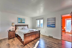 'west of the Moon' Ocean Apt w/ Beach Access!