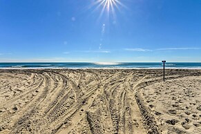 'west of the Moon' Ocean Apt w/ Beach Access!