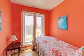 'west of the Moon' Ocean Apt w/ Beach Access!