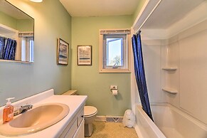 'west of the Moon' Ocean Apt w/ Beach Access!