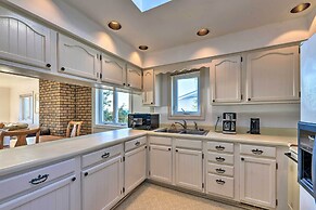 'west of the Moon' Ocean Apt w/ Beach Access!