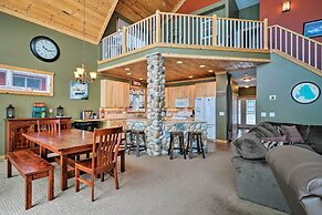 Family-friendly Lake Mitchell Oasis: Hike & Ski!