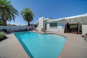 5 Mi to Camelback Ranch: Pet-friendly Home w/ Pool