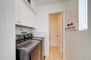 5 Mi to Camelback Ranch: Pet-friendly Home w/ Pool